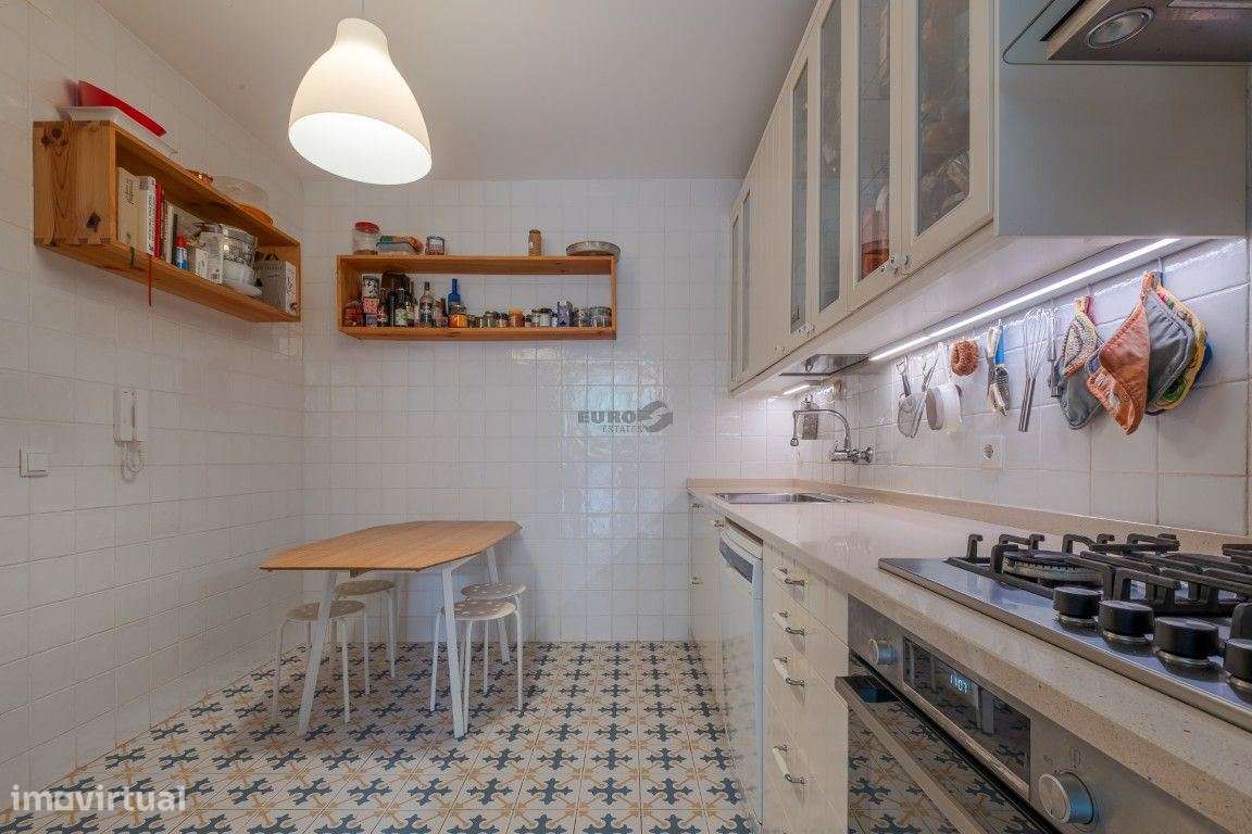 Moradia duplex na Graça com 5 Quartos e Jardim-11