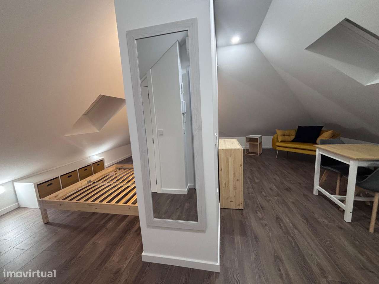 T0 Novo Mobilado e Equipada - Centro da Cidade - Grande imagem: 5/8