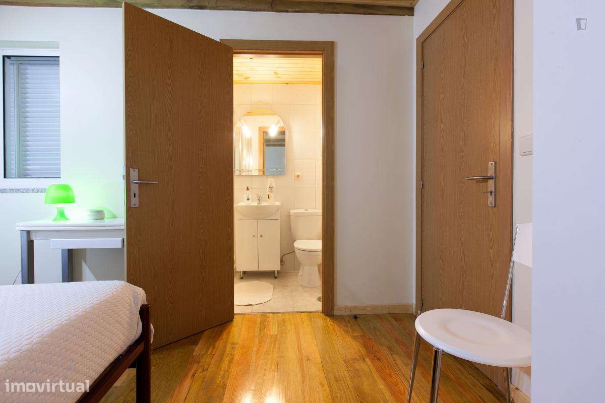 Apartamento com 2 quartos - localizado em Cedofeita Porto - Grande imagem: 4/6