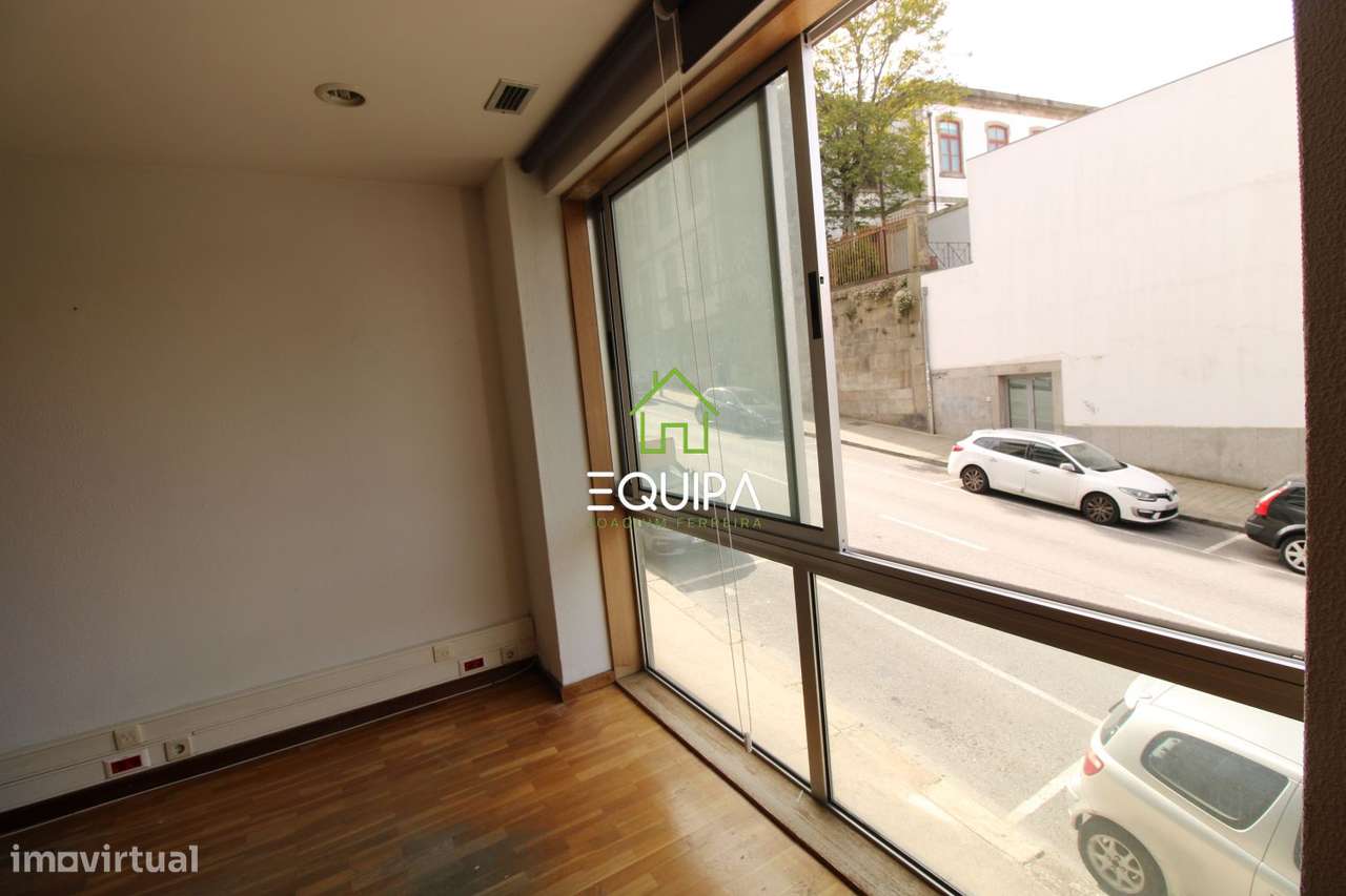 Loja licenciada para comercio e serviços, no centro da Cidade do Port - Grande imagem: 3/11