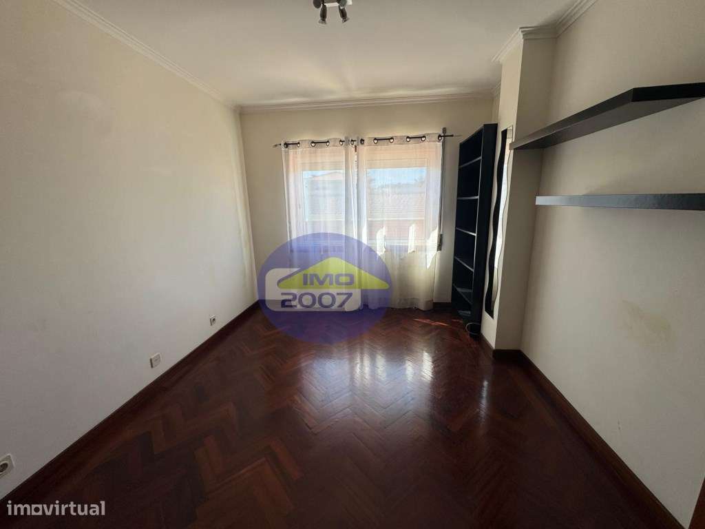 Apartamento T3 com terraço em Paços de Brandão-23