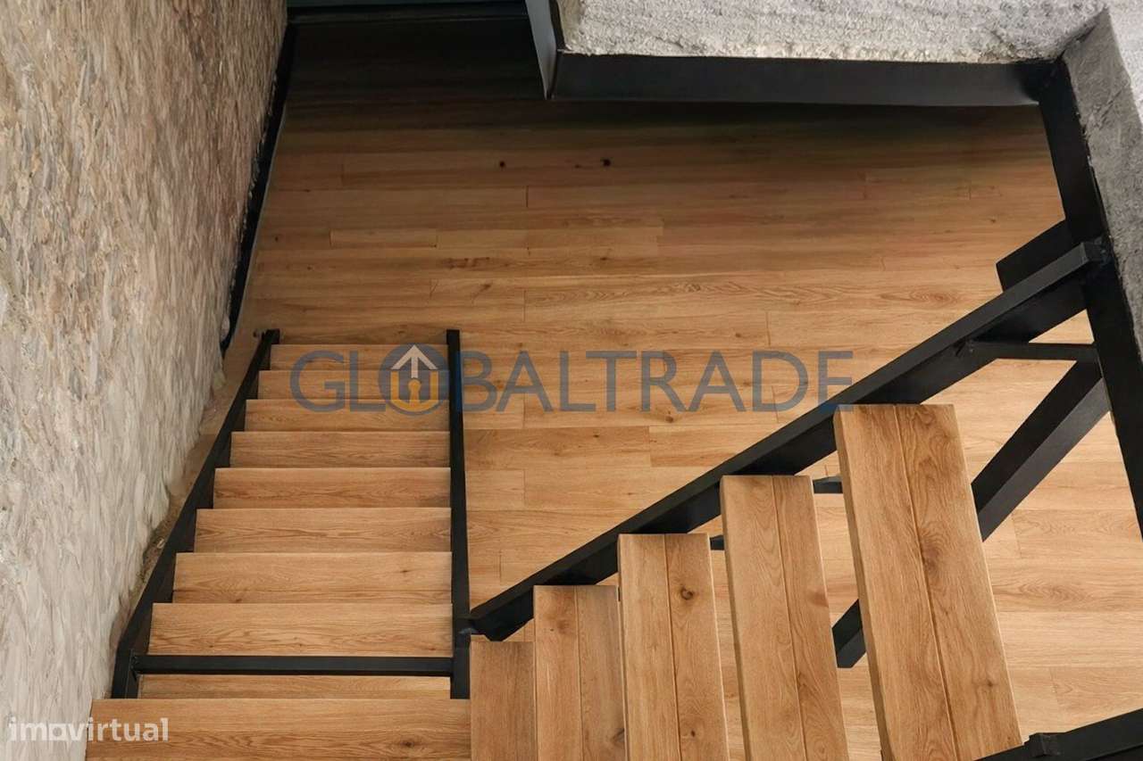 Moradia T1+2 em Reabilitação em São Romão Coronado-7