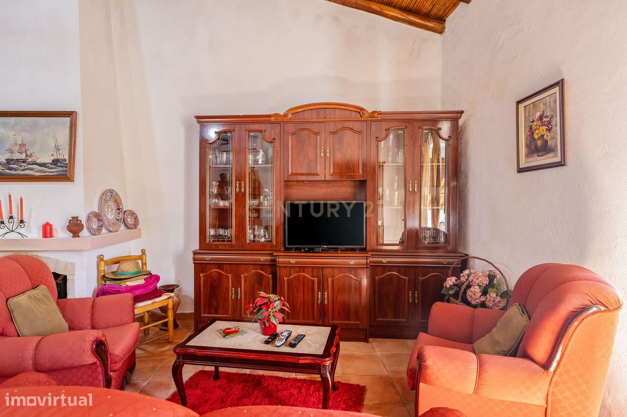 Encantadora Moradia com 7 Divisões  em Parragil Loulé com Vista Campes - Grande imagem: 4/43