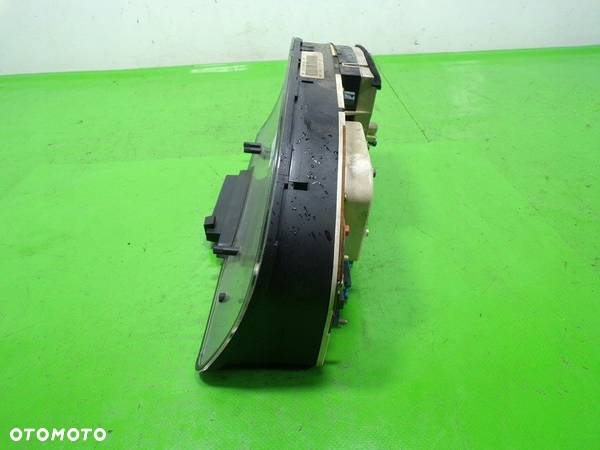 AUDI 80 B4 1.9 TDI LICZNIK 8A0919033CA - 4