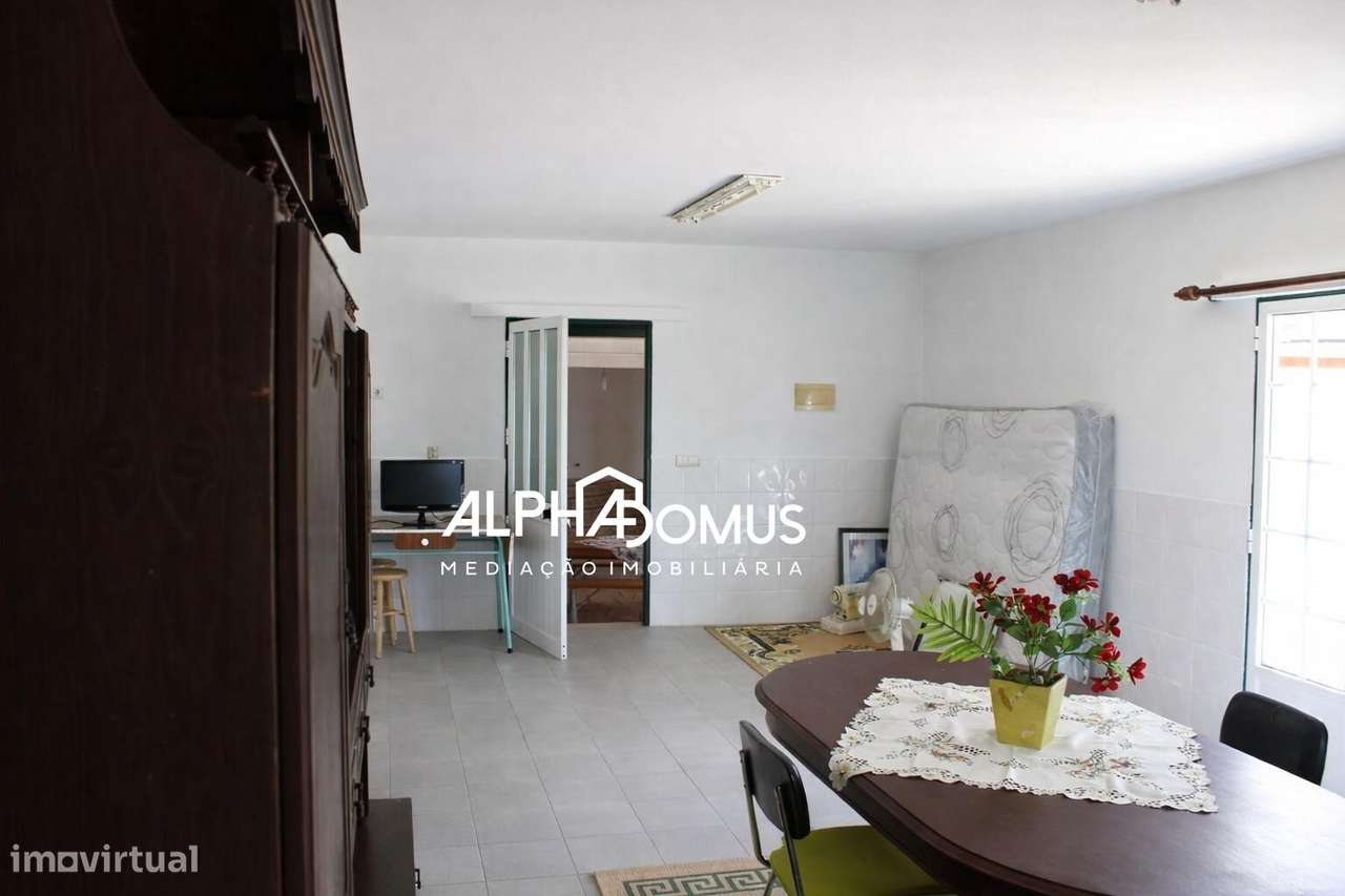 Moradia isolada com piscina, anexo e terreno, em Barosa.-8