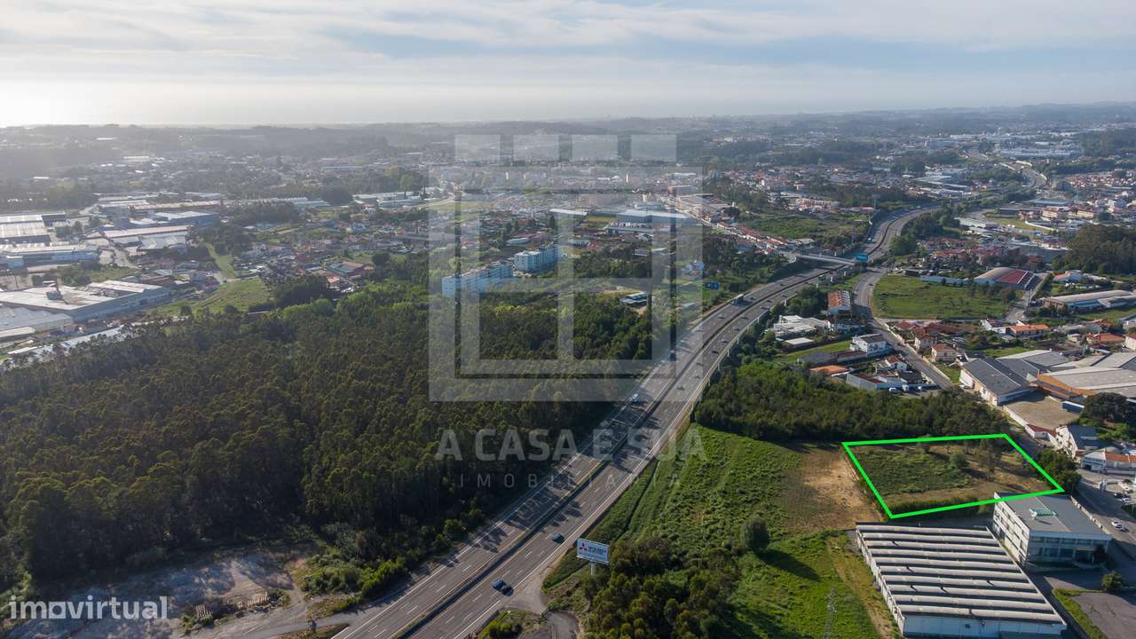 Venda conjunta de 2 terrenos urbanos em Rio Meão, S.M. Feira-12