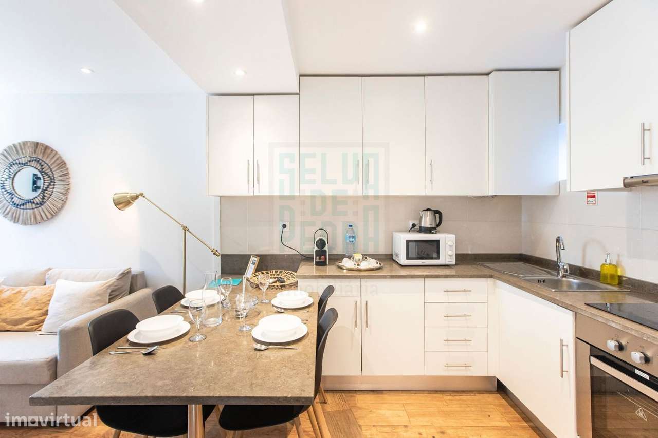 Moradia V2 mobilada e equipada para AL-9