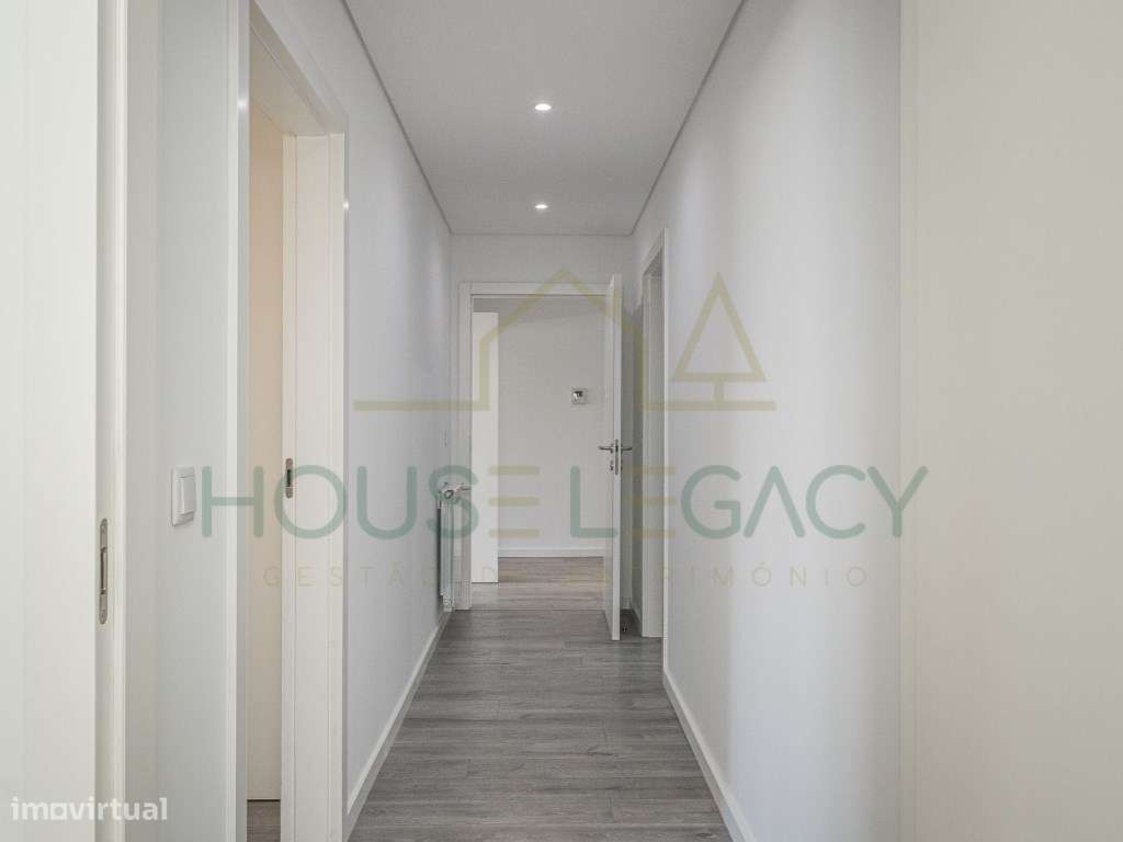 Apartamento T2 em frente ao Hospital São João-14