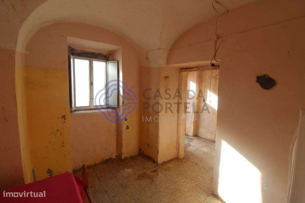 Moradia T0+1 para Recuperar em Benfarras – Excelente Oportunidade - Grande imagem: 4/15