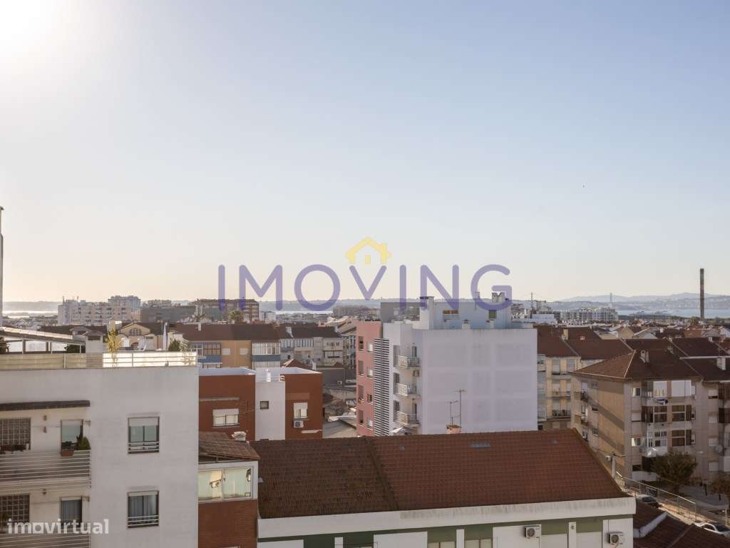 Apartamento T2 com parqueamento e arrecadação no Barreiro-20