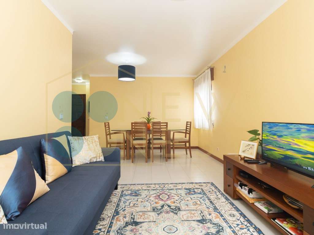 Apartamento T2 em Vila Maria - Semi-Renovado e Mobilado-15