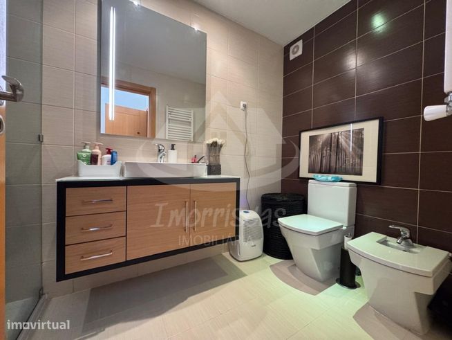 Apartamento T3 com garagem no Parque das Oliveiras, Camarate-22