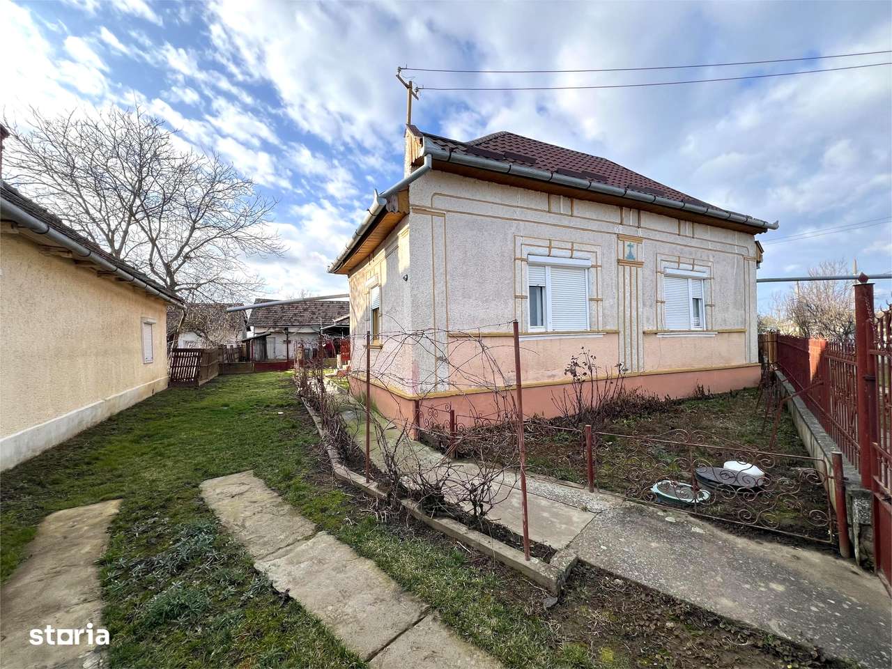 Casa traditionala cu teren 3.122 mp in Dindestiu Mic-1