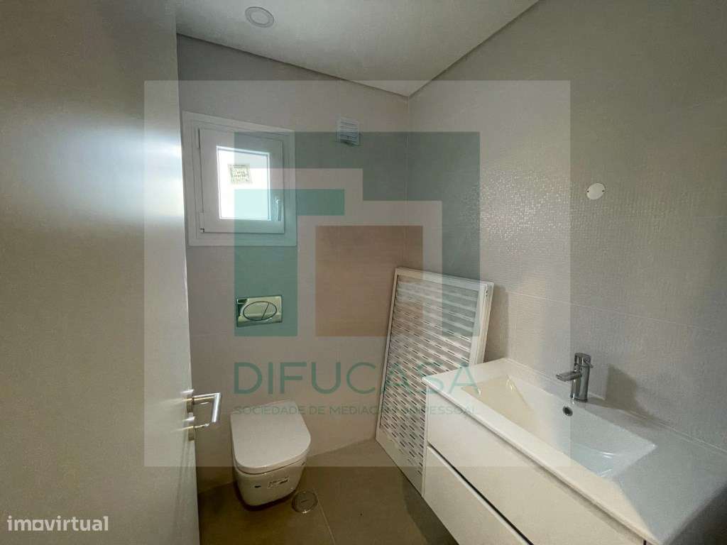 Moradia Com Garagem e Piscina Pronta a Habitar - Grande imagem: 4/12