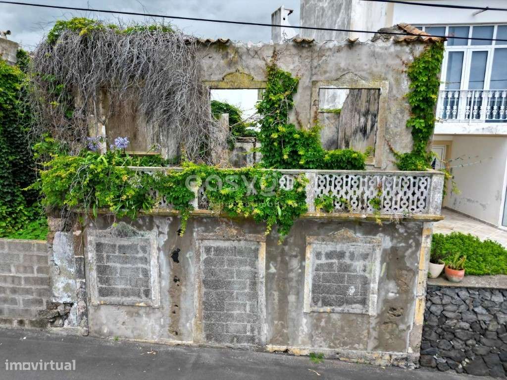 Duas moradias e um terreno para recuperar em Serretinha / Angra - Grande imagem: 5/15