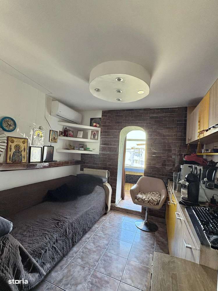 Vand urgent apartament decomandat 2 camere - Imagine principală: 4/5