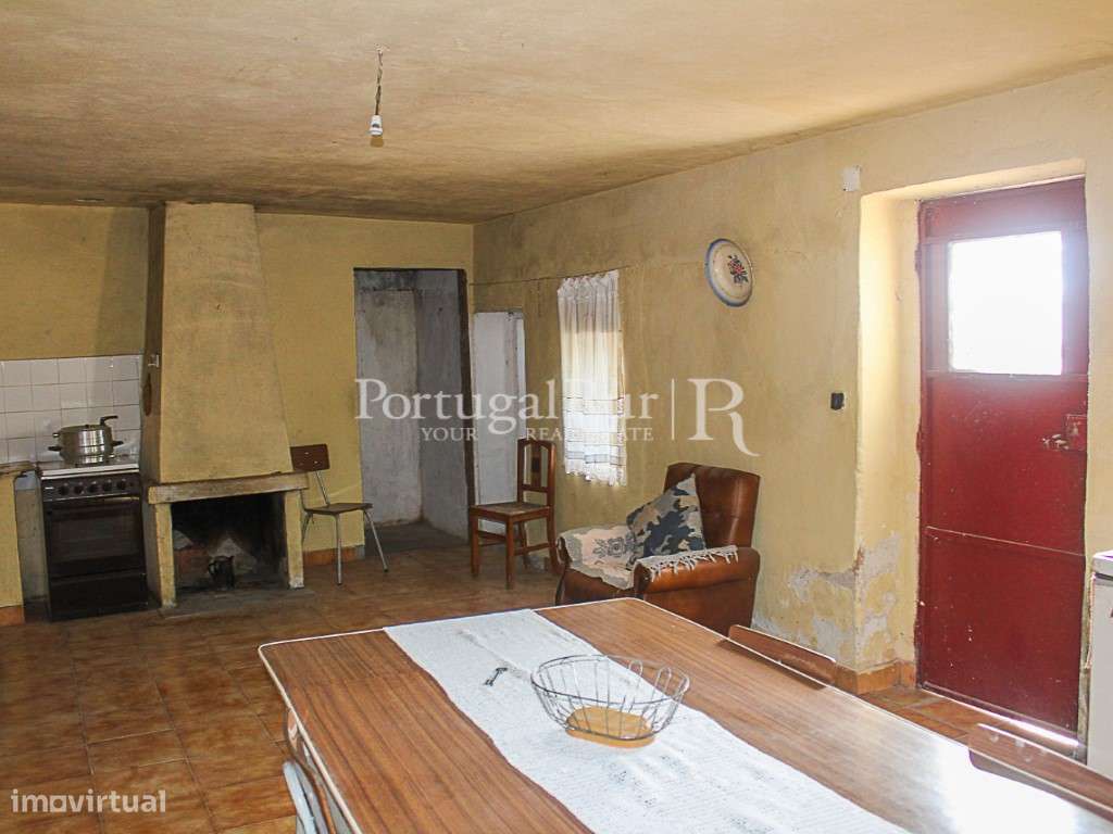 Casa Rústica com pequeno quintal e anexo - São Pedro do Esteval - Grande imagem: 4/20