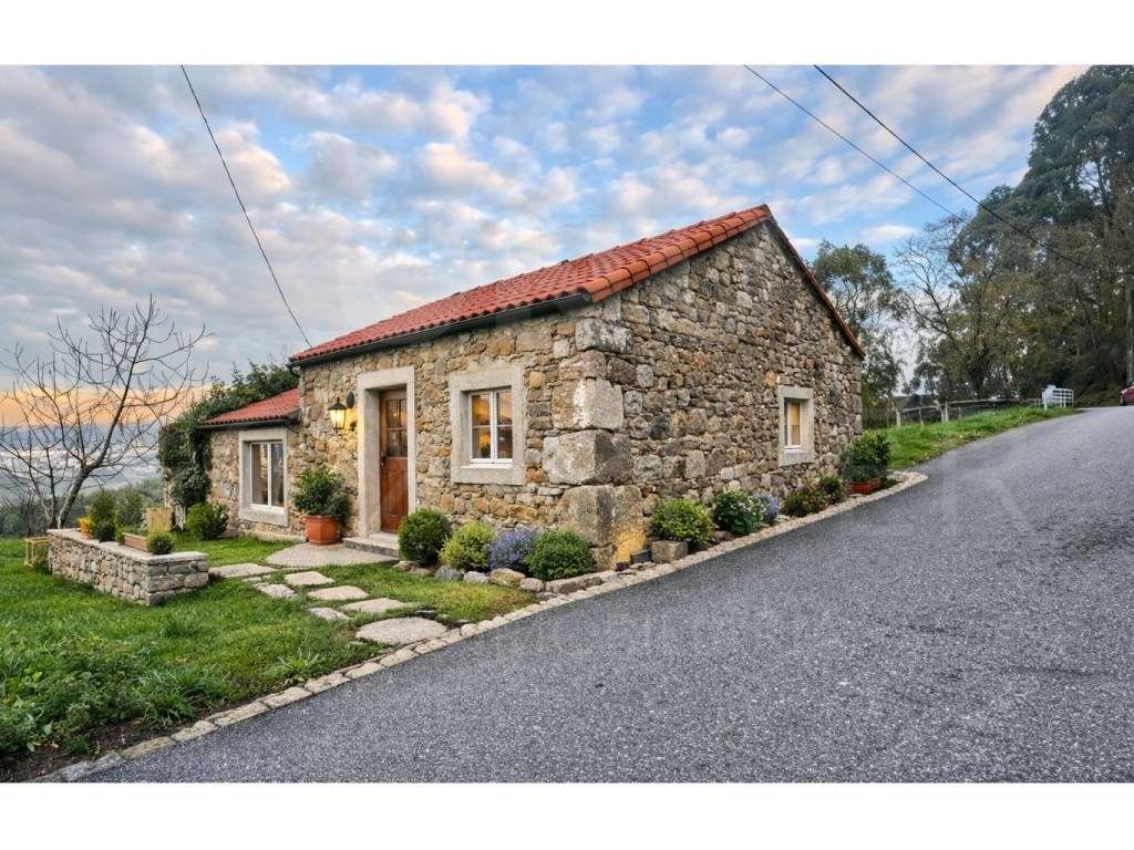 Moradia em ruína em S. Julião, Valença - Grande imagem: 2/15