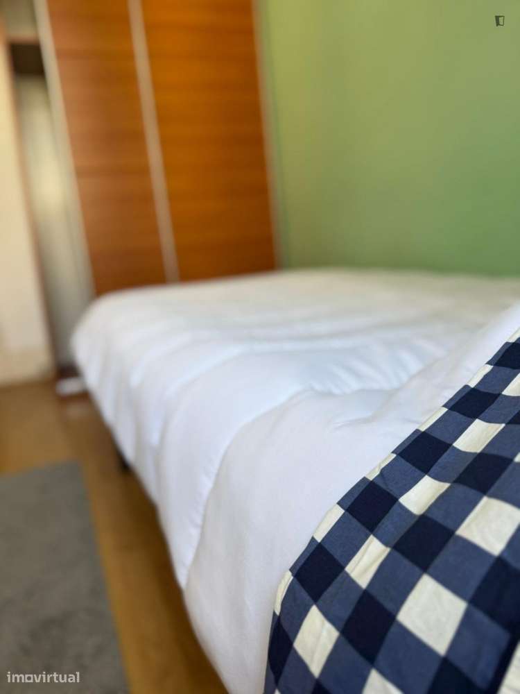 Quarto - localizado em  Coimbra - Grande imagem: 3/9