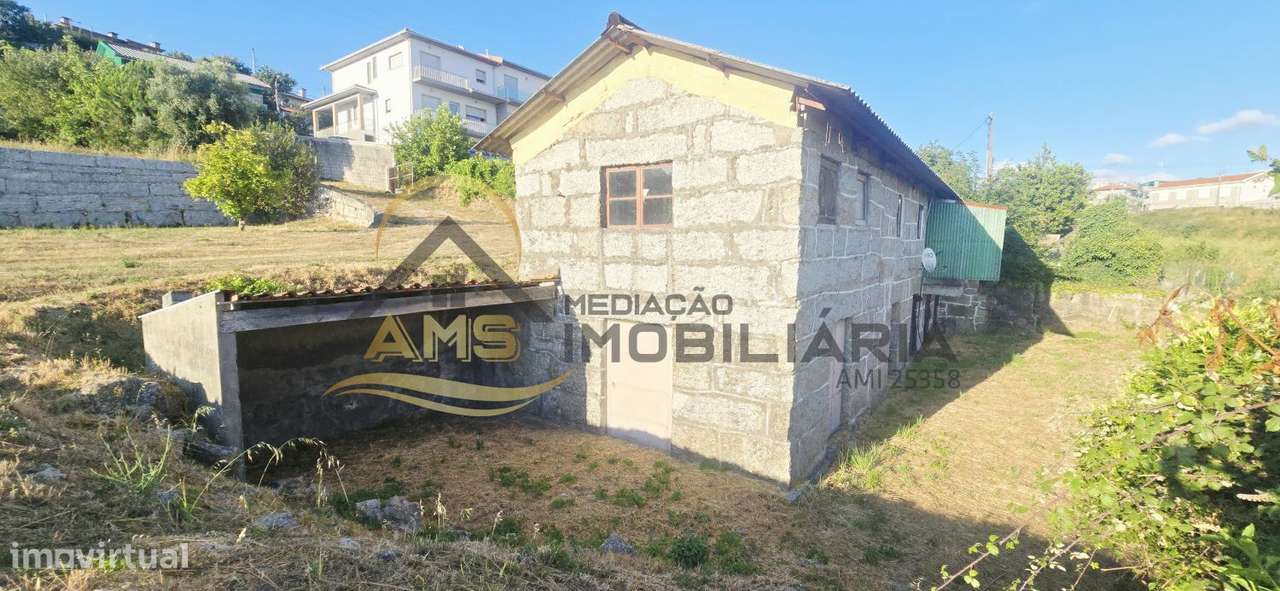 Moradia para restauro e terreno industrial com mais de 4000m²-25