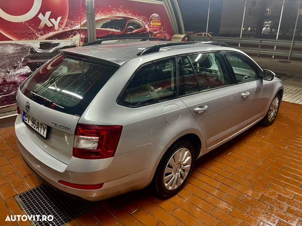 Skoda Octavia 1.6 TDI Business DSG - 5