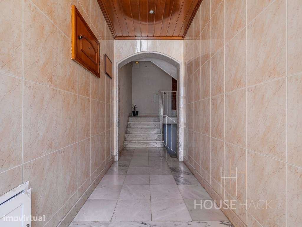 T2+2 Duplex Renovado com parqueamento e arrecadação-38