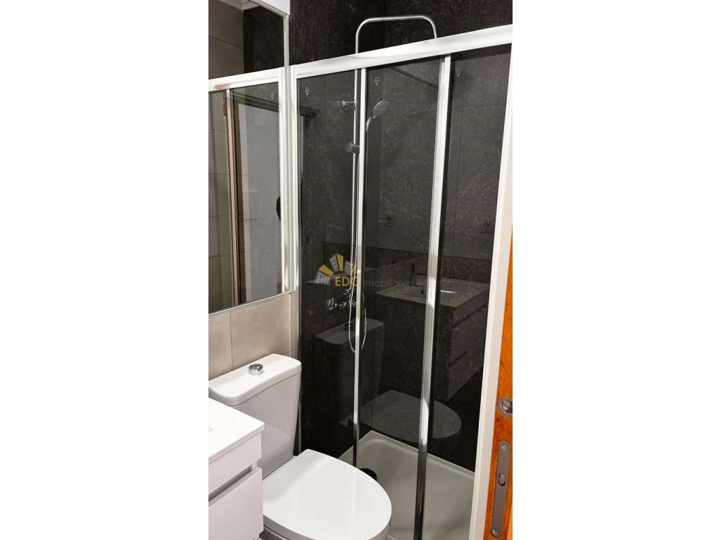Apartamento T2 com suite e Remodelado | Localizado na Falagueira ( ...-12