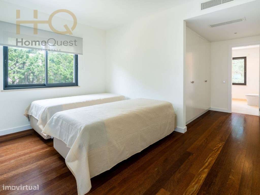 Moradia T4+2 Bairro da Martinha-44