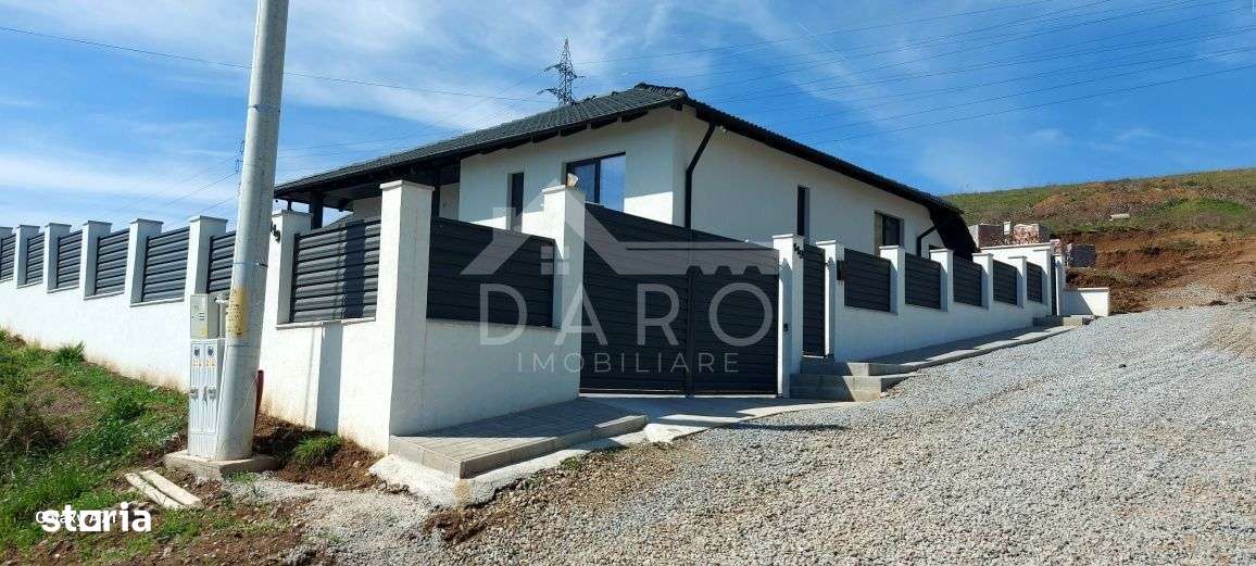 Casă de vânzare - Imagine principală: 5/8