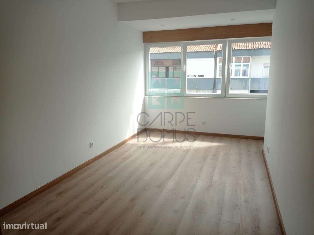 Apartamento T2, totalmente remodelado, Casal de São Brás - Amadora-15