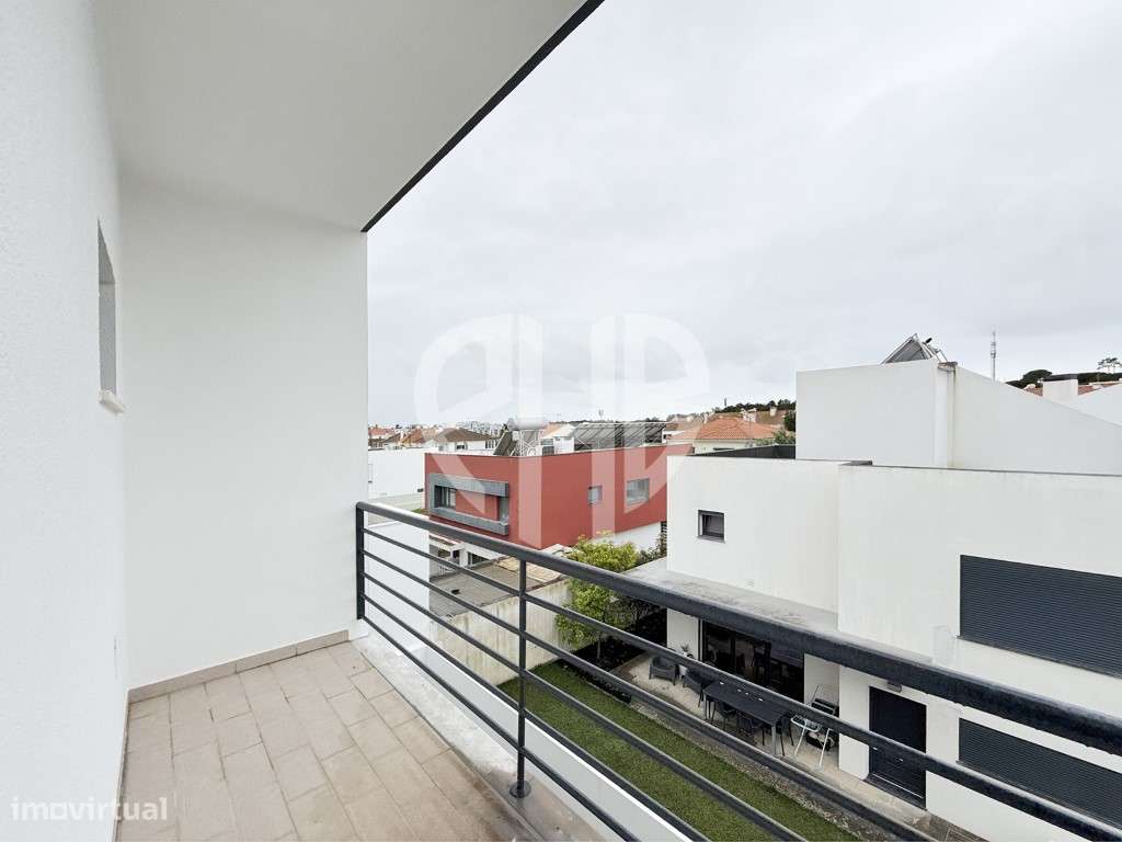 Exclusiva Moradia T5 de Arquitetura Contemporânea em Almada - Feijó-23