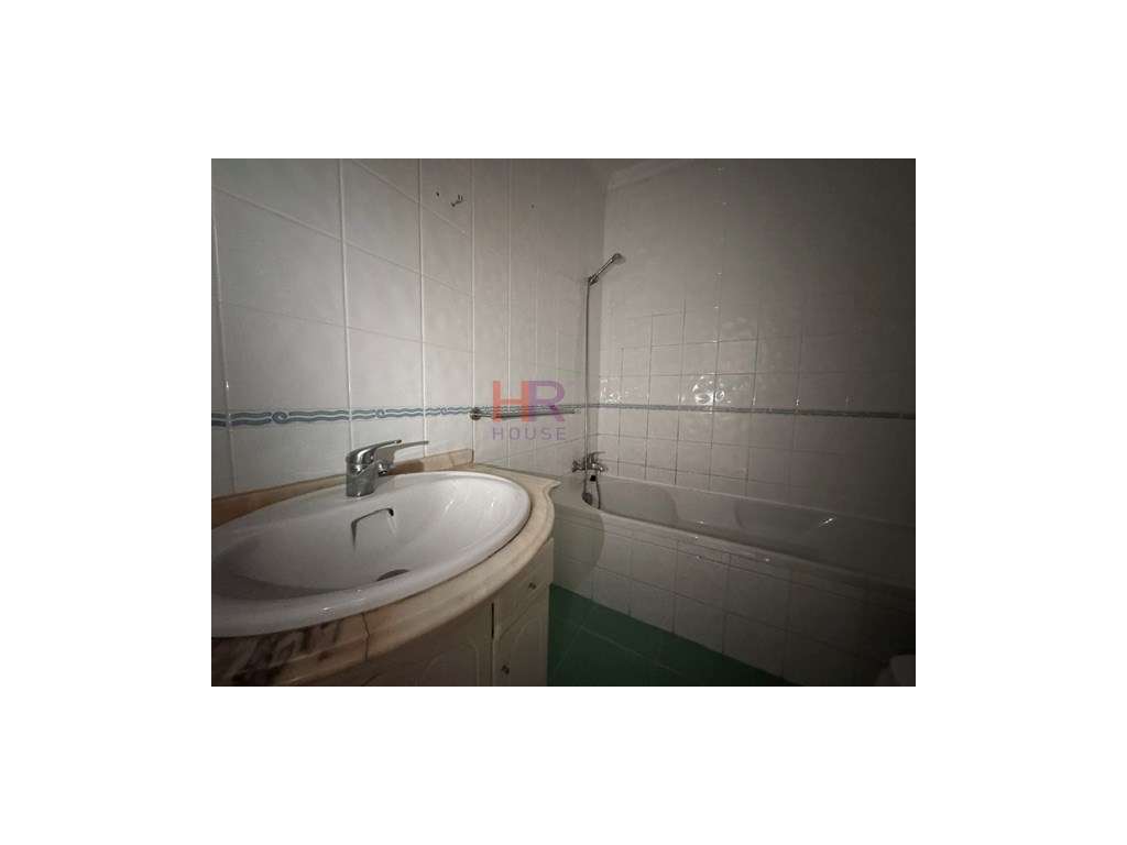 Apartamento T3 com suíte e varandas em São Silvestre, Coimbra.-11