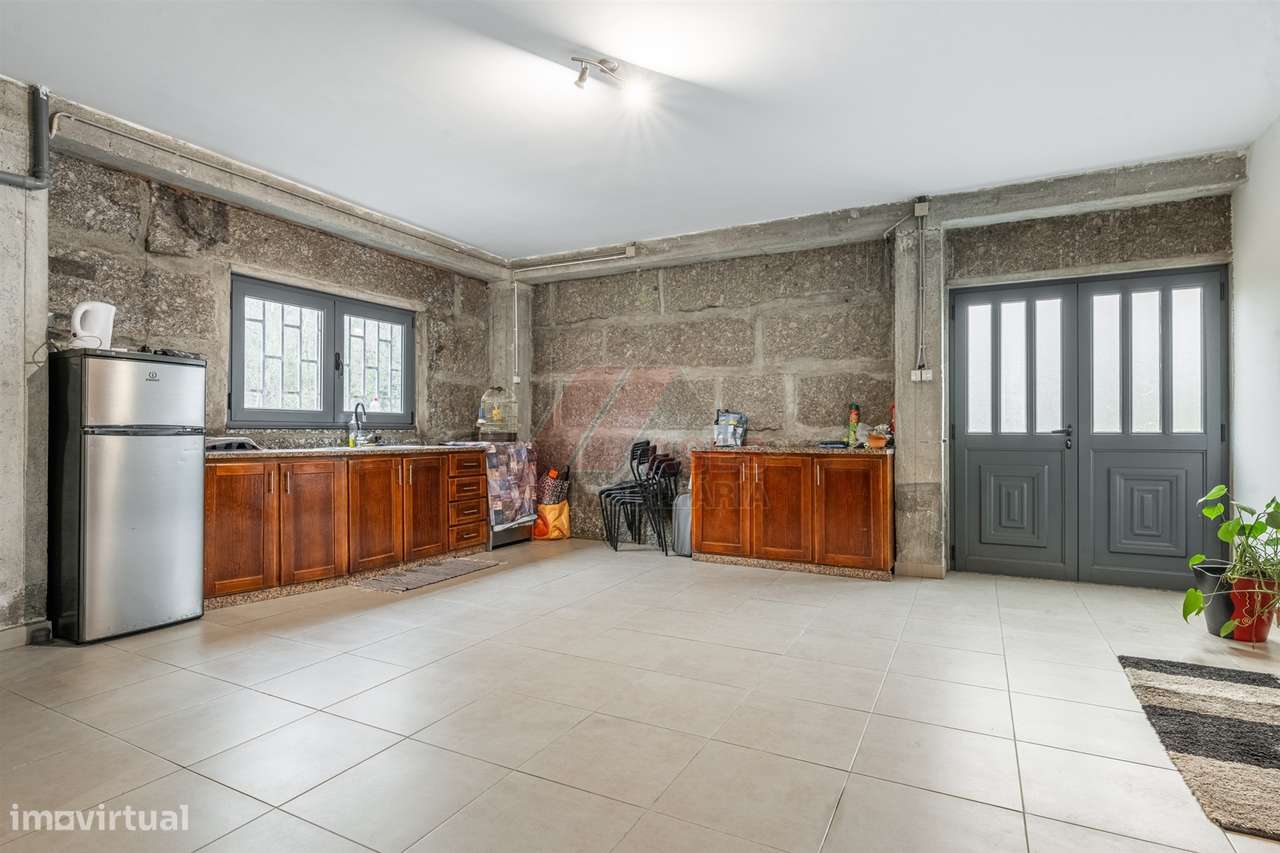 Moradia com Terreno e Espaços Amplos – 5 min de Fafe!-21