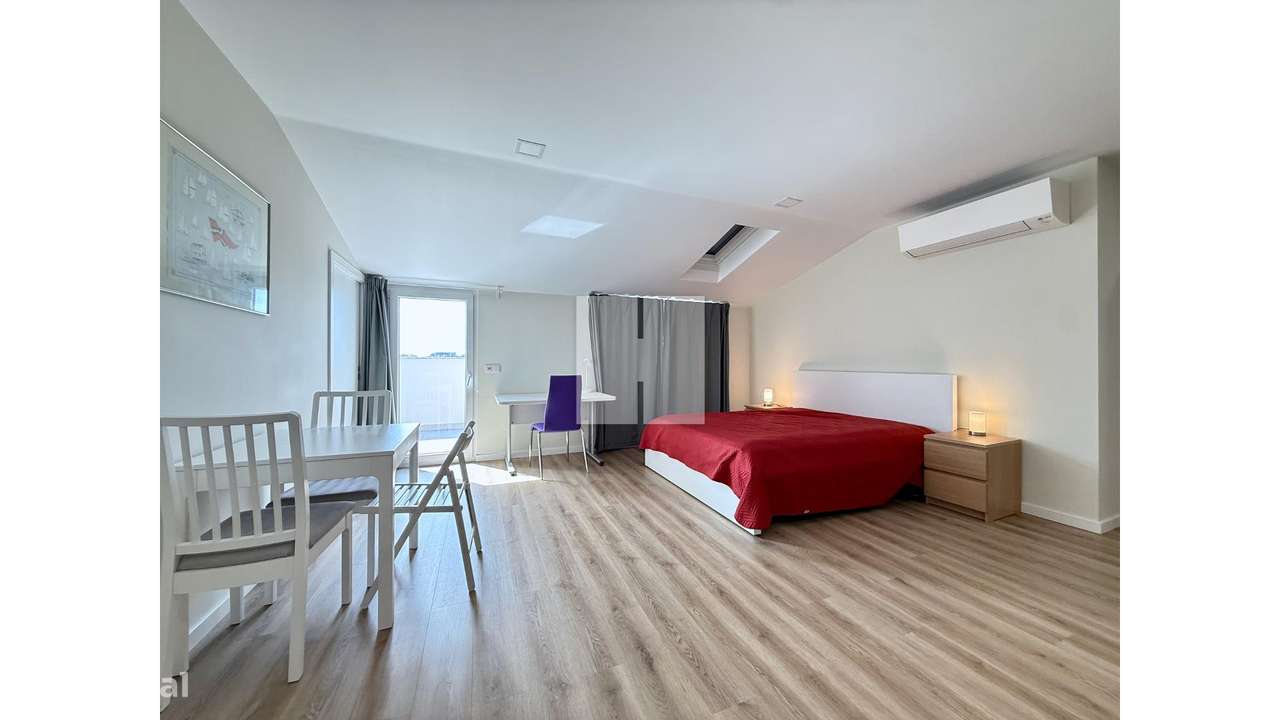 Espaçoso T4+1 Duplex c/ Vista Mar-43