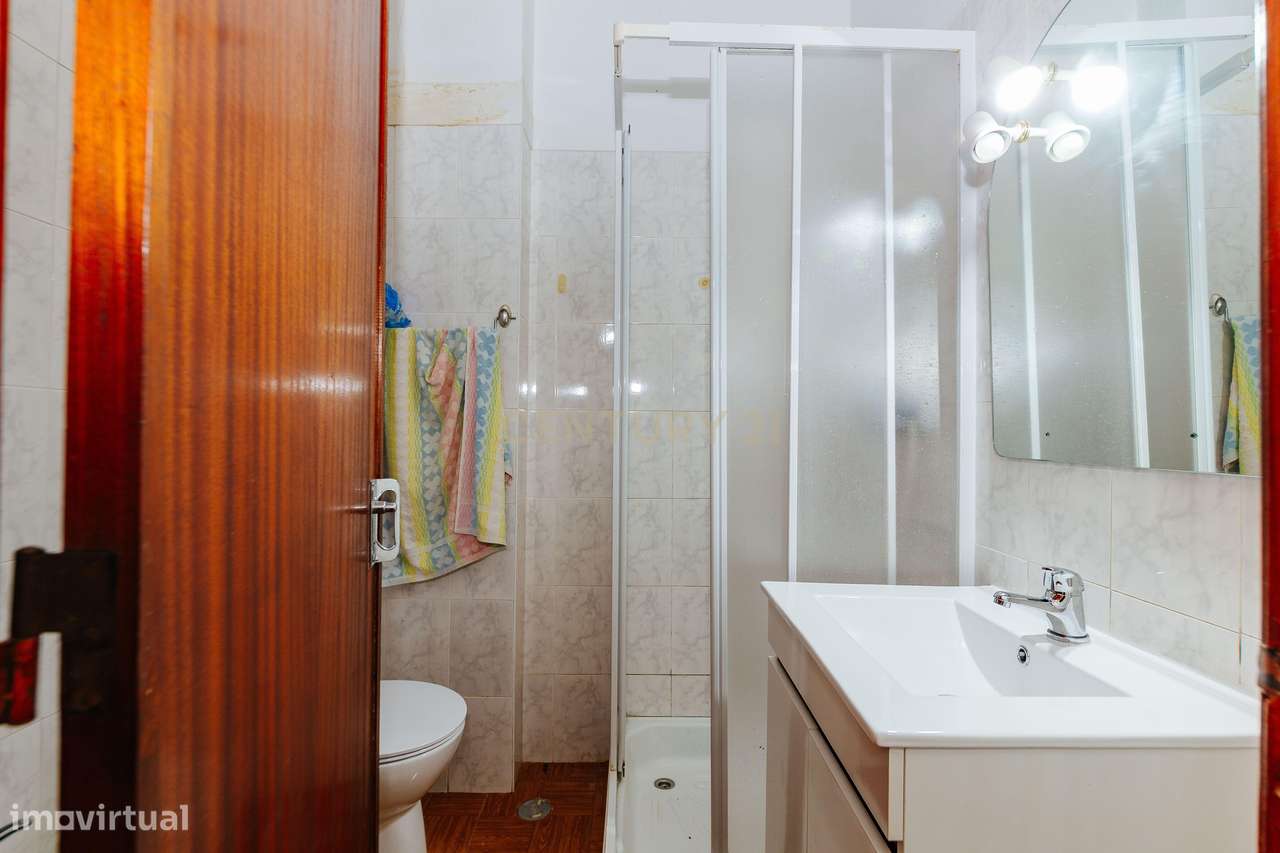 Apartamento T1 para Remodelação Total, Alto Seixalinho, Barreiro - Grande imagem: 4/12