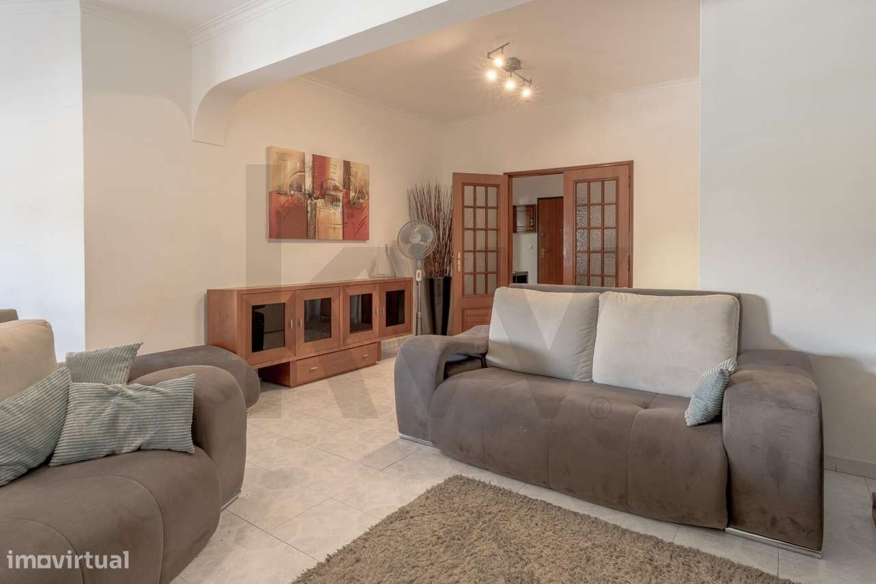 T2 com Vista Rio na Quinta da Piedade – Espaço, Conforto e Localização-0