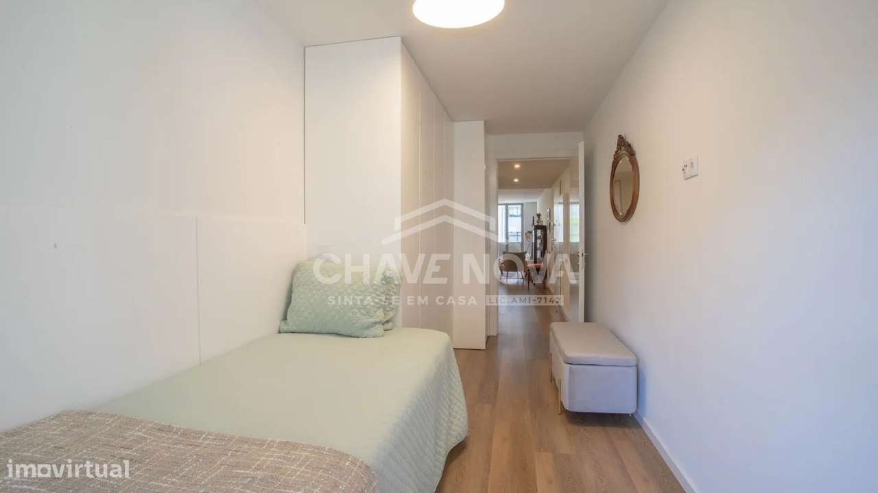 T2 Como Novo c/ Lugar de Garagem em Mafamude (Centro de Gaia)-18