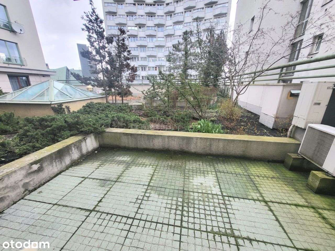 Do sprzedaży atrakcyjny lokal biurowo- usługowy-11