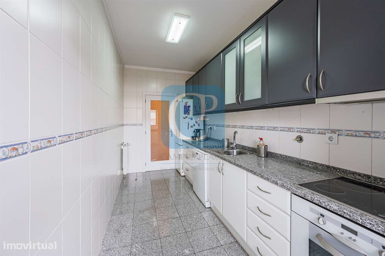 Apartamento T2 com lugar de garagem de arrumos nos Caulinos-12