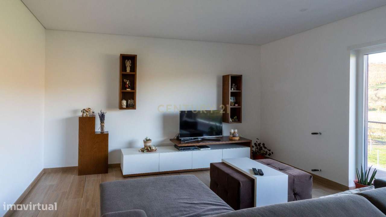 Moradia, 114 m², Barcos e Santa Leocádia-9