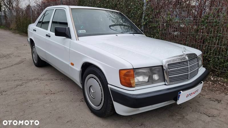 Mercedes-Benz W201 (190) - 3