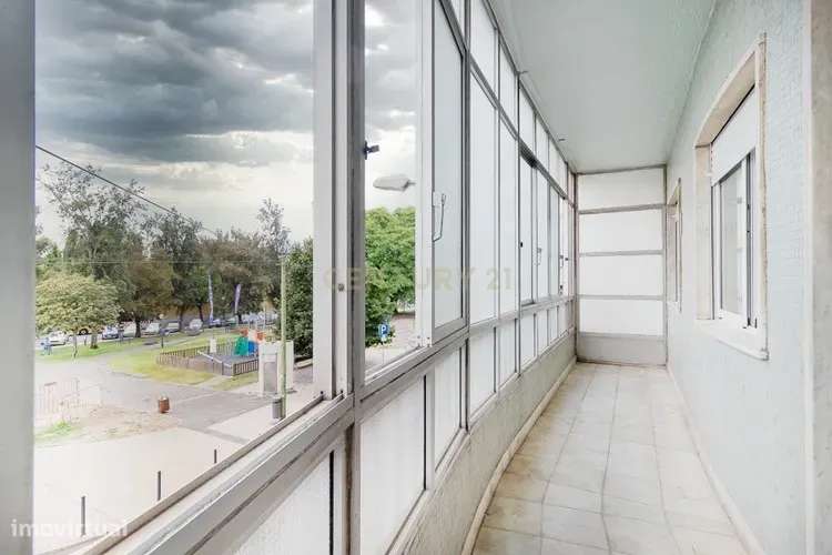 Apartamento T2 bem localizado - Grande imagem: 4/32