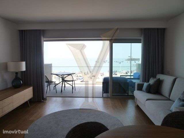 Apartamento Turístico T0 na 1ª linha com vista para a praia