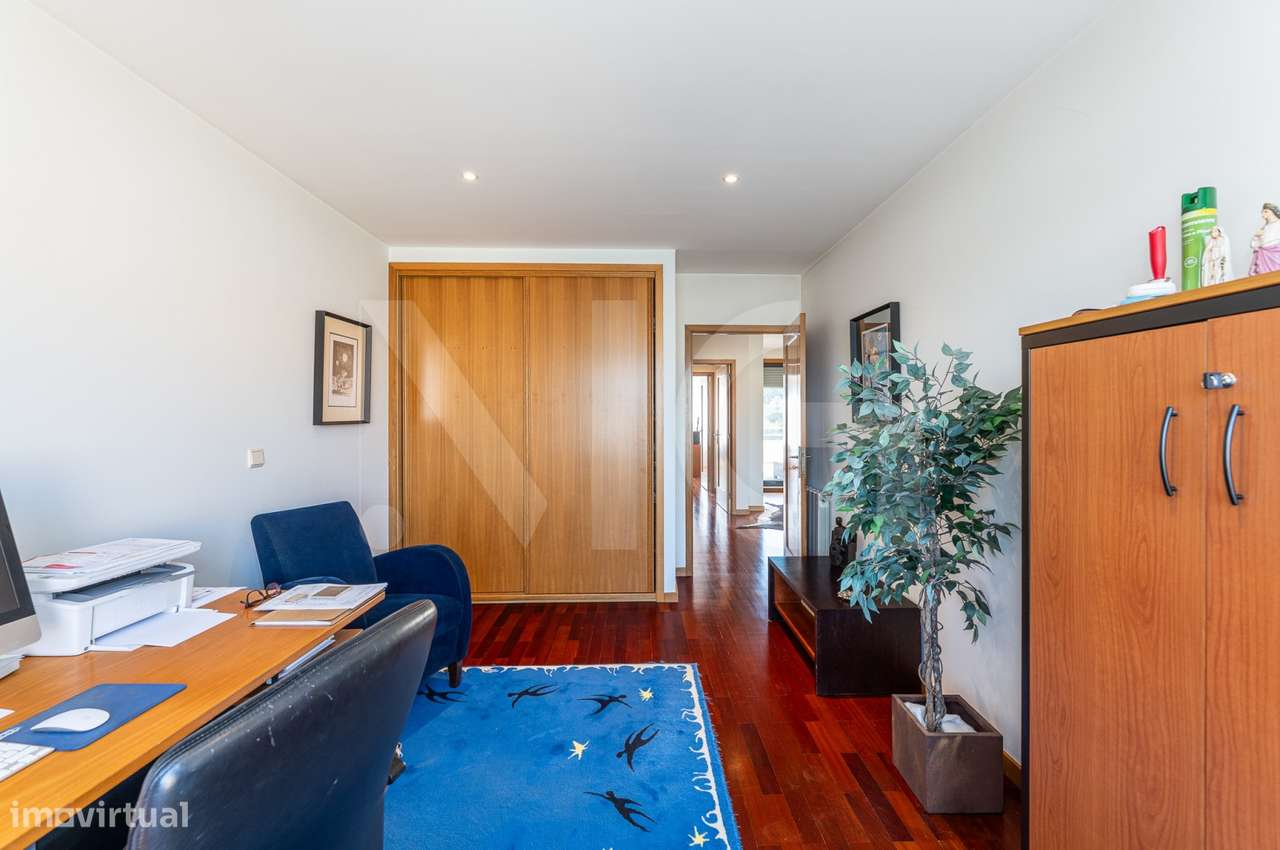 T3 Duplex com Terraço, Vistas Mar e Garagem Fechada na Madalena - Gaia-27