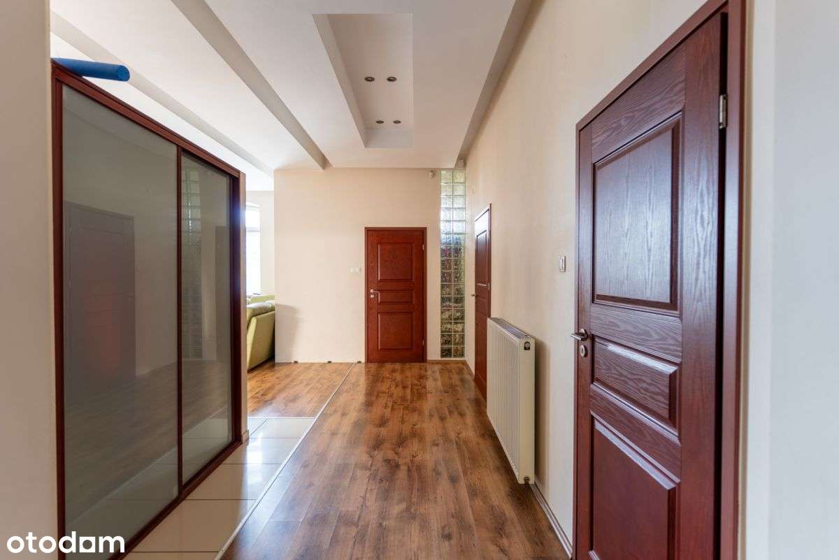 Przestronne mieszkanie - Al. Korfantego 133-13