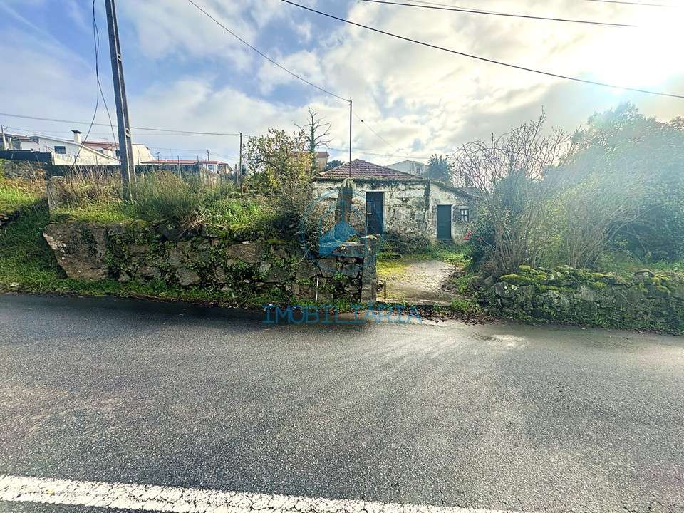 Moradia térrea em Pedra p/Restauro – V.N.Famalicão-19