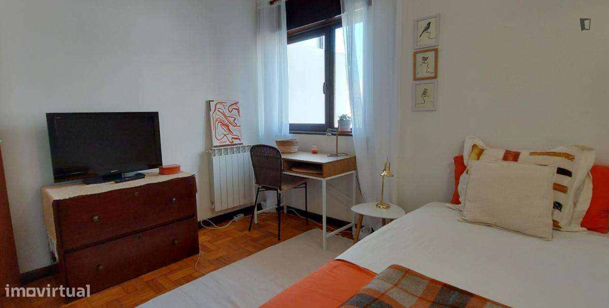 Quarto - localizado em Estoril Lisbon - Grande imagem: 4/8