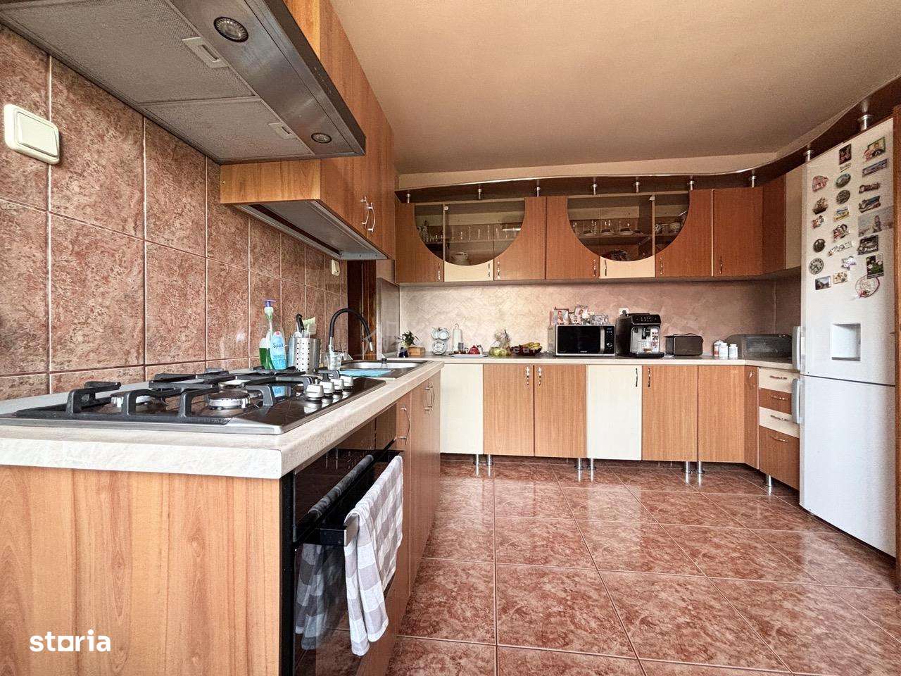 Casa - Vila - str. Piatra Craiului-7