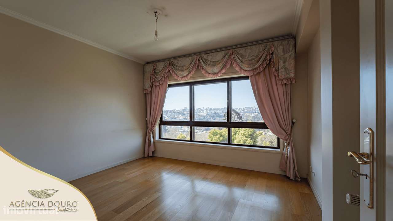 Moradia T5 com vistas Douro em Valbom, Gondomar-24