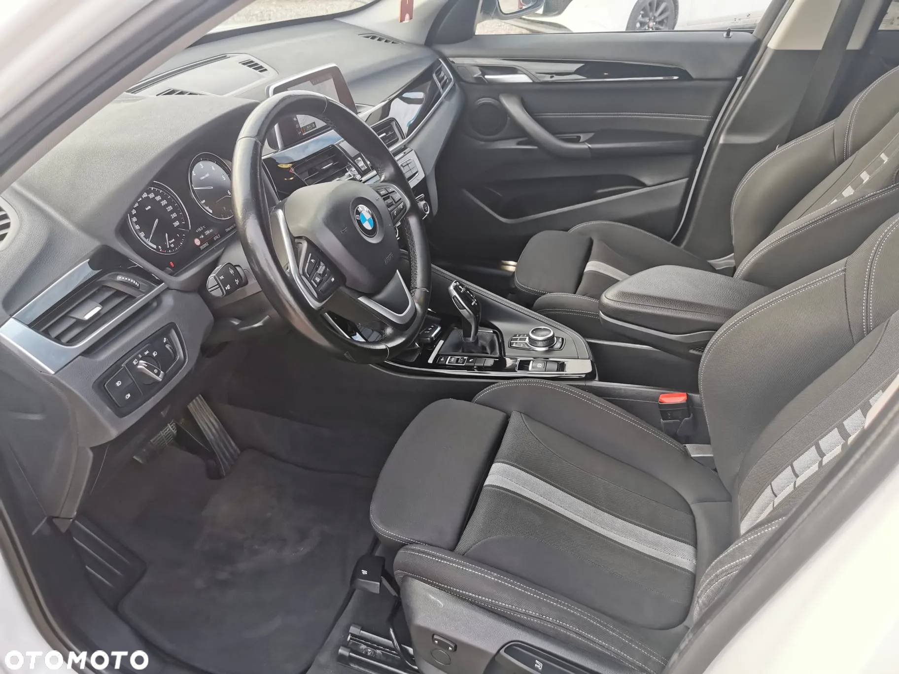 BMW X1 sDrive18d - 9